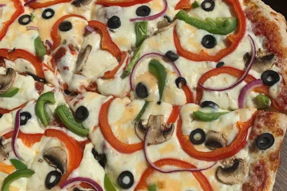 Medium Veggie Lovers Pizza