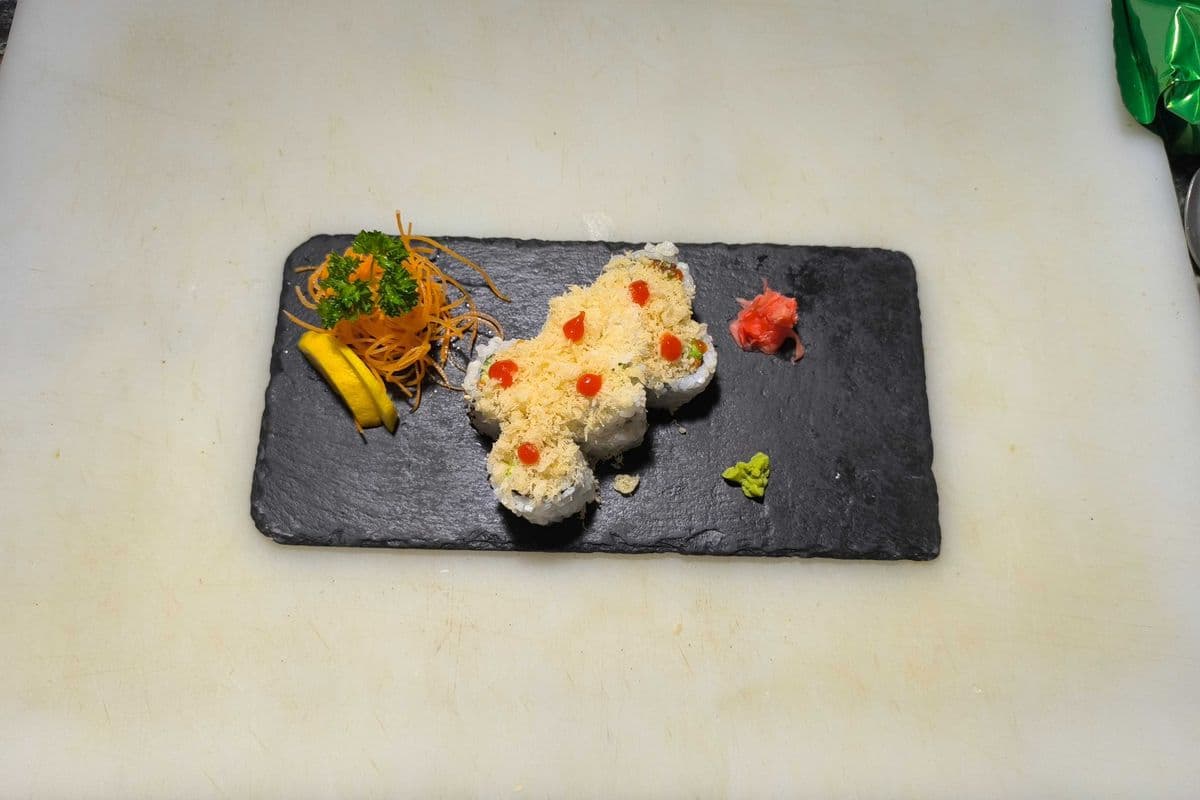 Veggie Bakudan Roll (6 pcs)