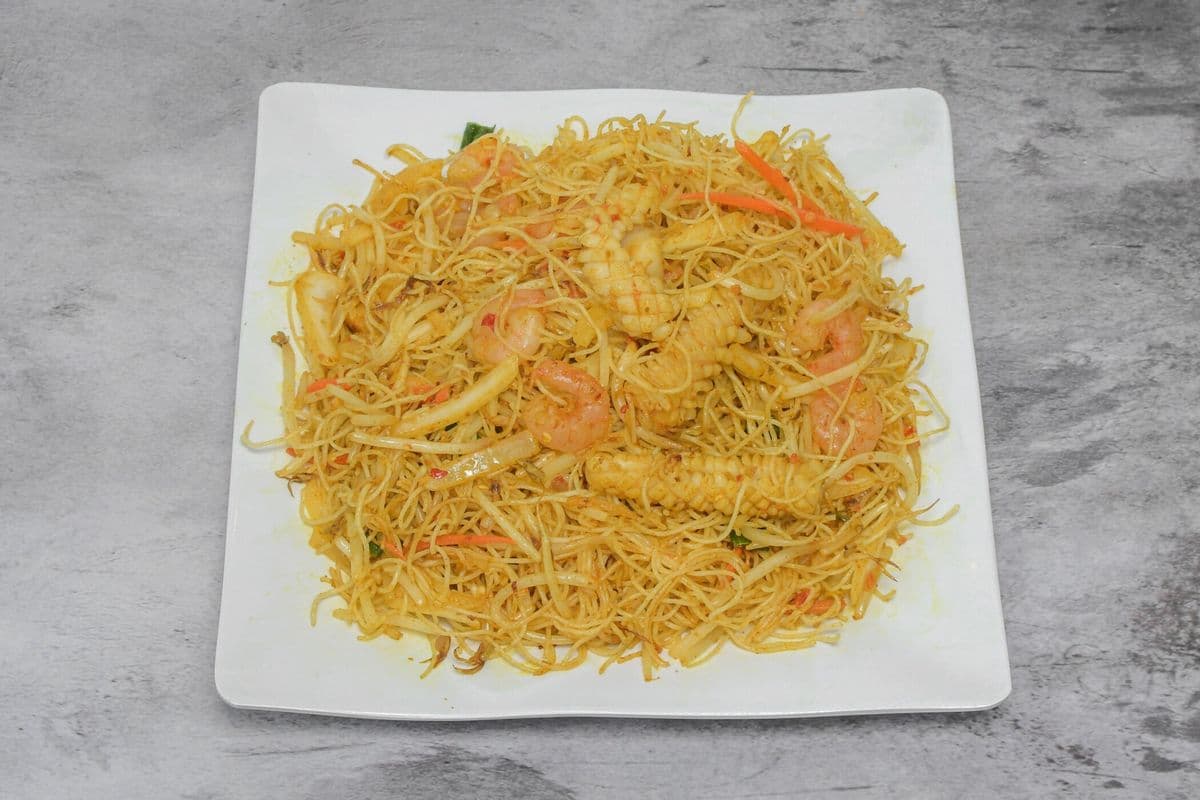 N12. Singapore Rice Noodle