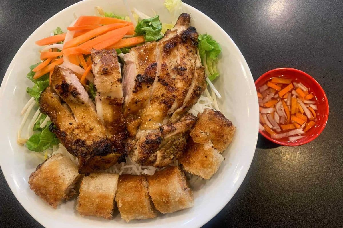 37. Bun Thit Nuong Cha Gio