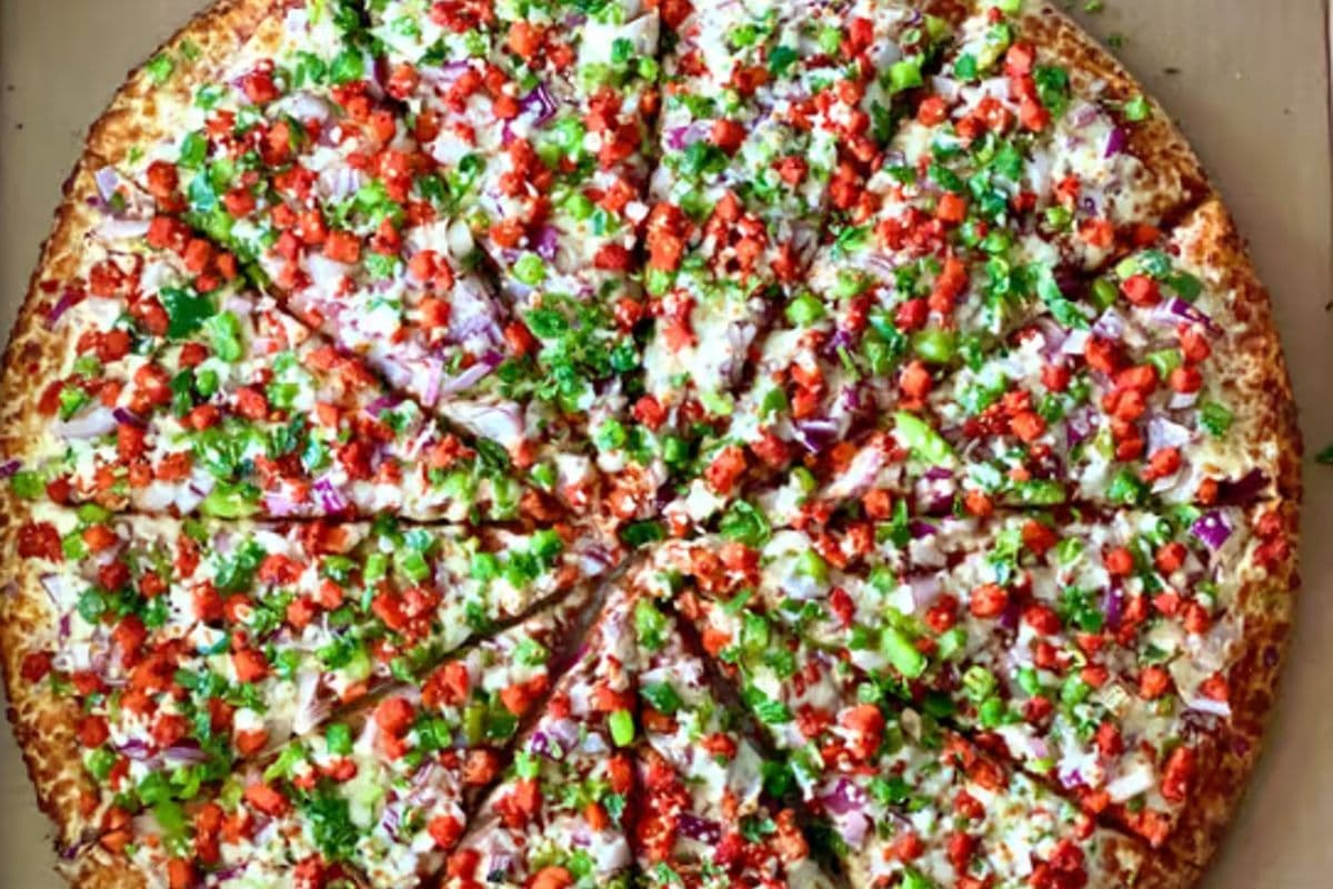 X-Large-Sized Tandoori Chicken Pizza