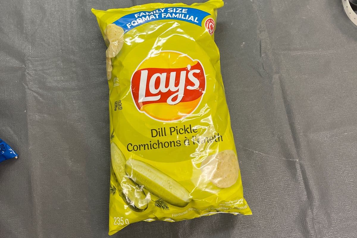 Lays Dill Pickle (235 gms)