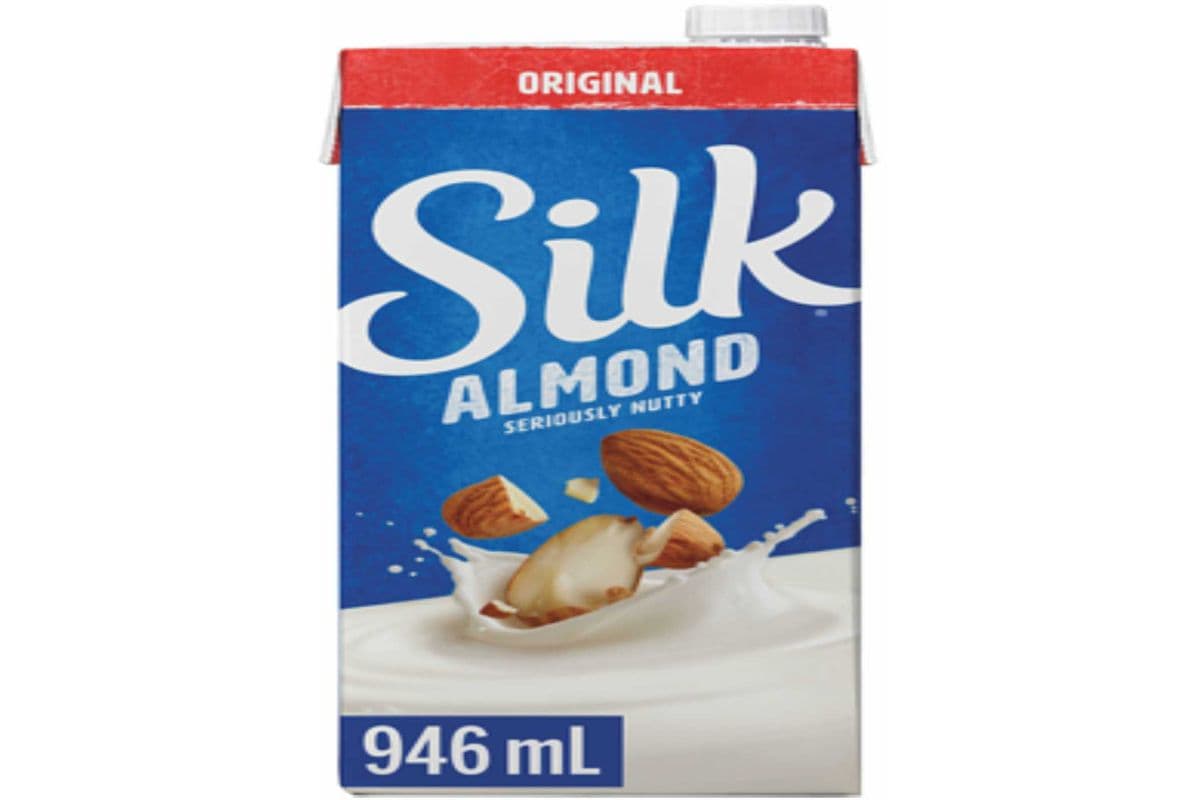 Silk Almond milk 946 ml