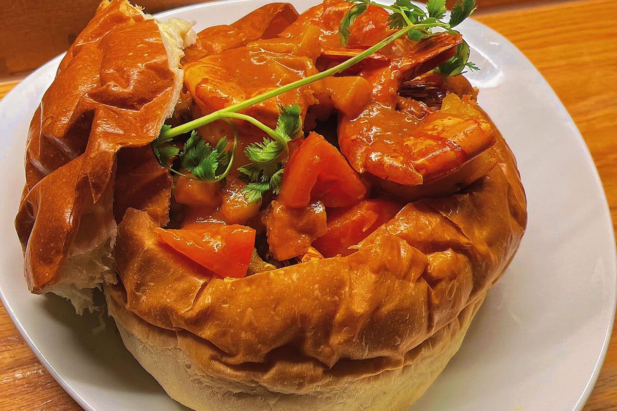 Curry Prawns in Bread 咖喱面包虾