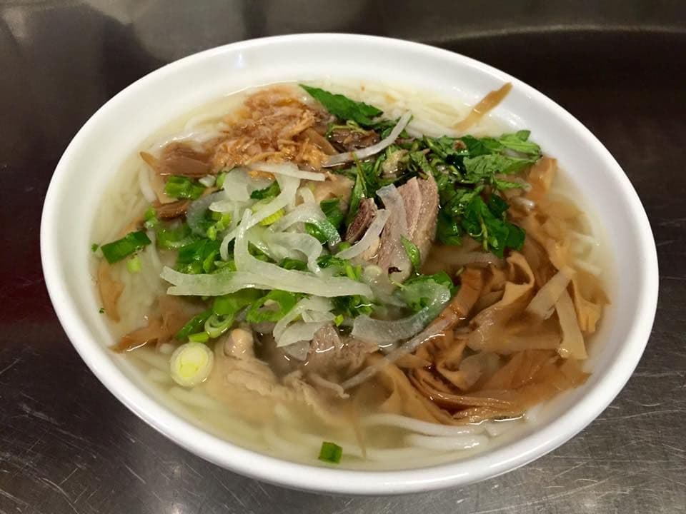 204. Duck with Bamboo Shoot Vermicelli Soup
