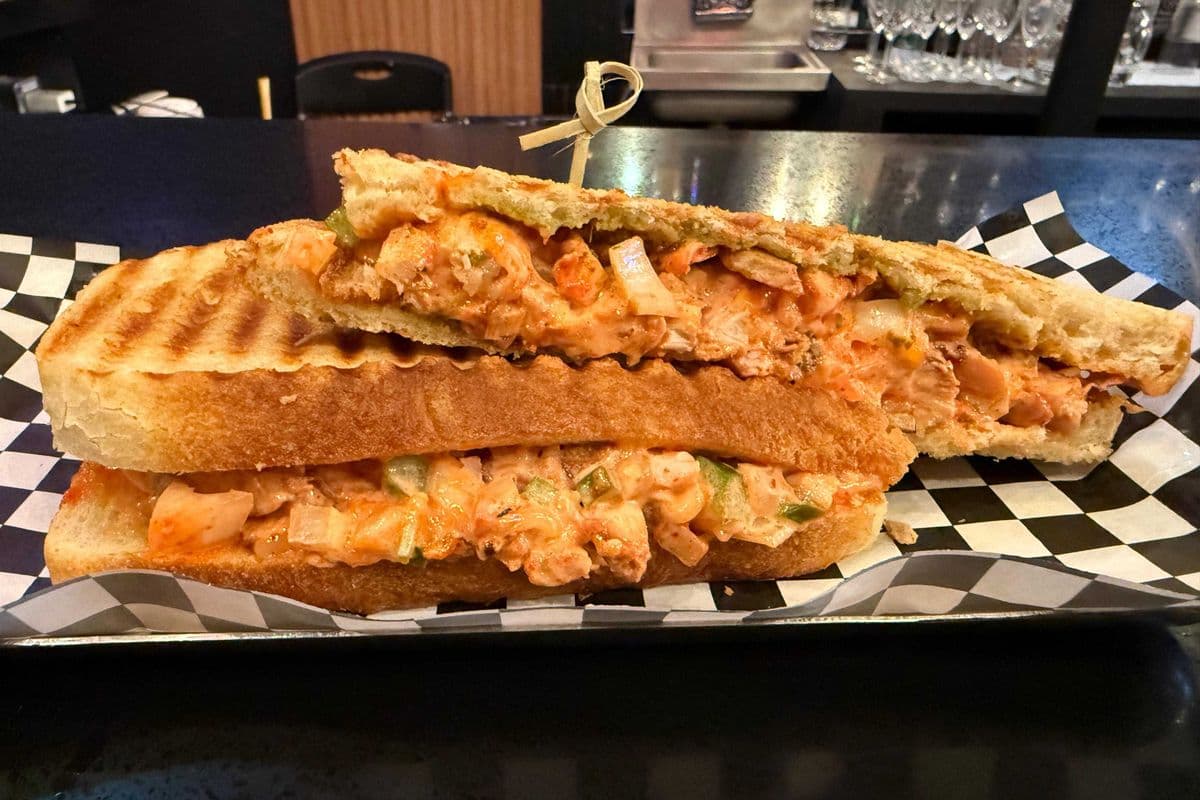 Buy 1 Get 1 Jumbo Chicken Toofani Sandwich