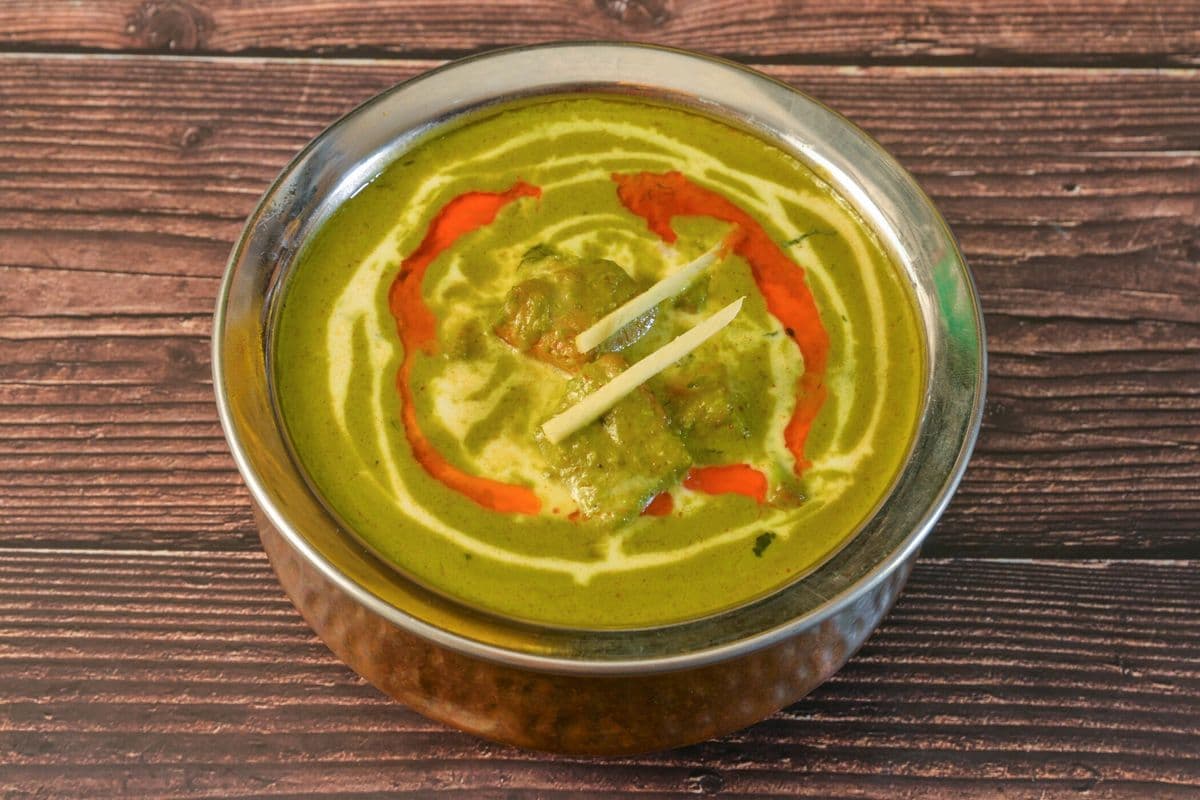Murg Dhania Handi(Chef Special)