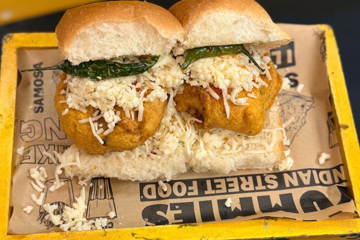 Amul Cheese Vada Pav (2 pcs)