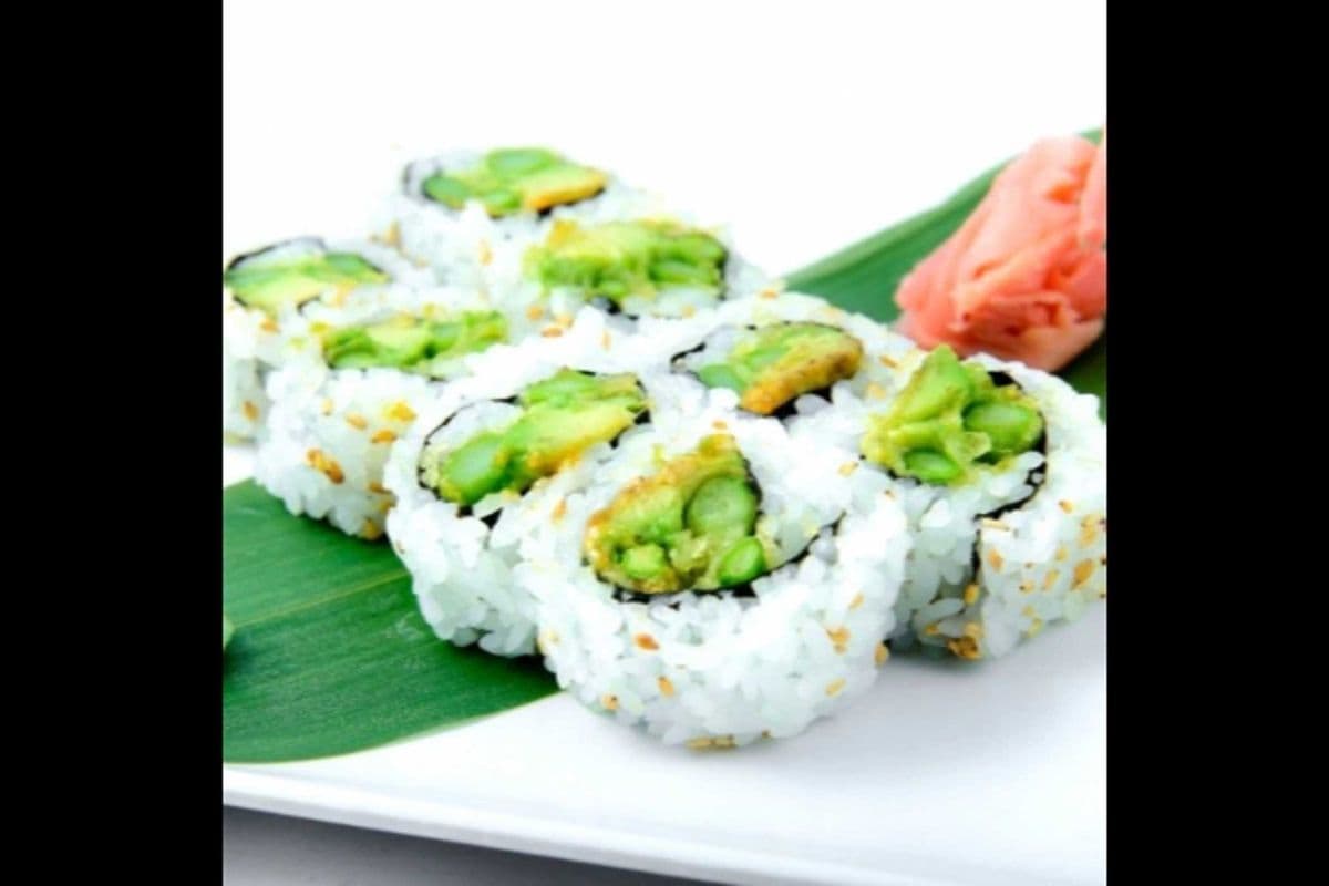 G03. Avocado, Kappa, and Asparagus Roll (8 pcs)