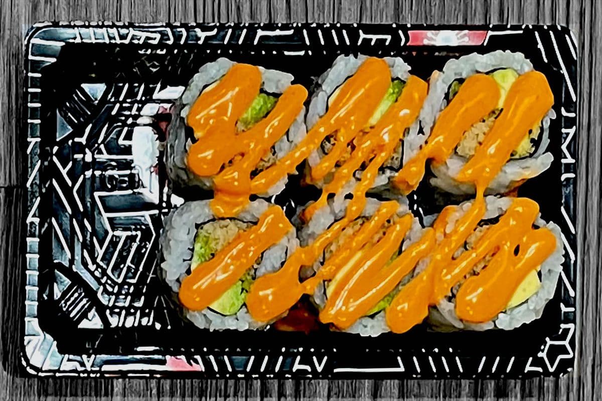 VR05. Spicy crunch avocado roll (6 pcs)
