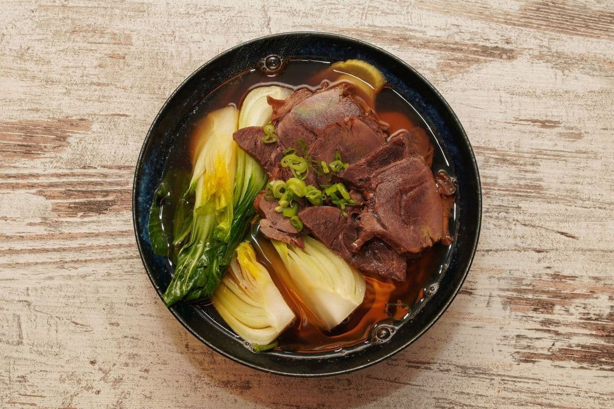 Un16 Taiwan Style Braised Beef Shank Ramen in Soup / 台式红烧牛肉汤拉面