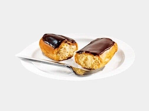 Éclair au chocolat / Chocolate Eclair