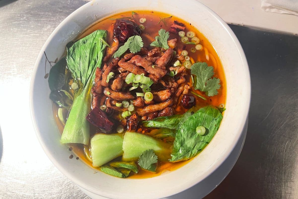 Meat in Chili Oil Noodle Soup (红油辣肉汤面)