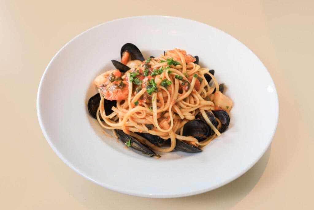 Linguini fruits de mer chaud (pour 1) / Hot Seafood Linguini (For 1)