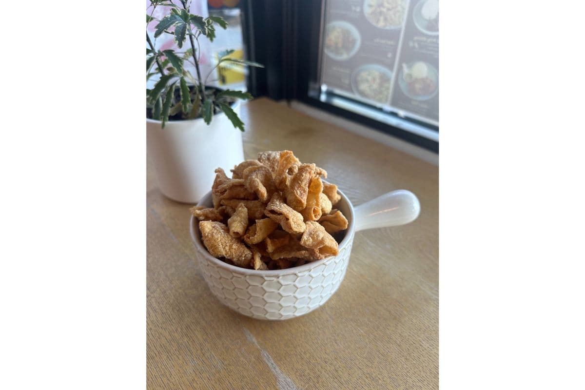 Nang Kai Thot (Crispy Chicken Skin )
