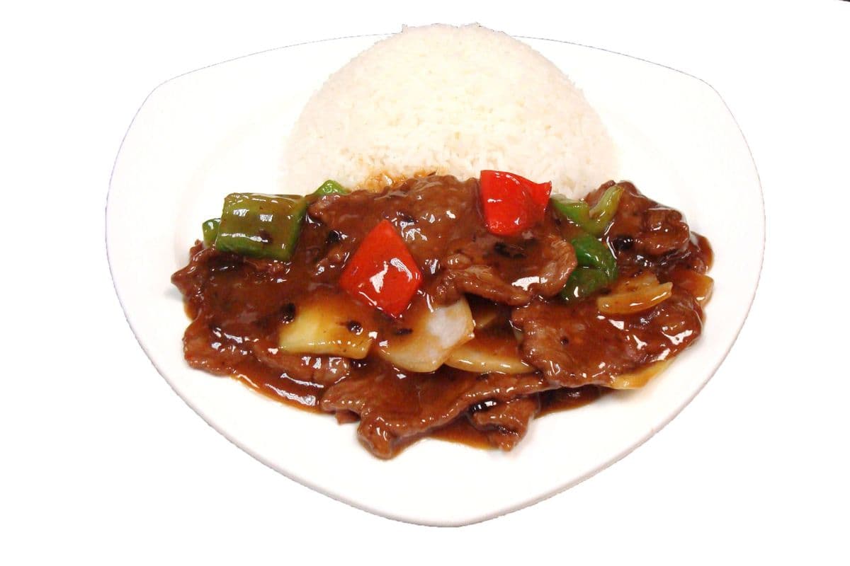 279. Beef or Chicken Black Bean Sauce on Rice 豉椒雞片或牛肉飯