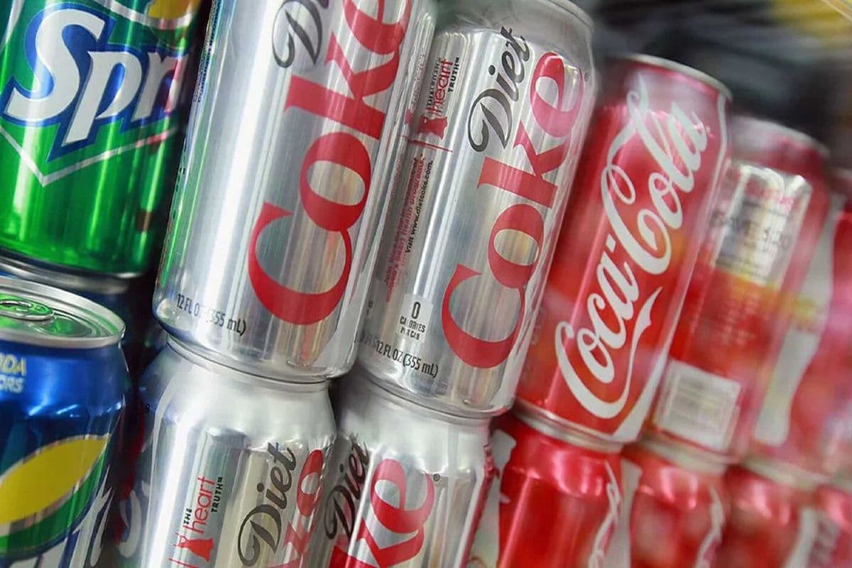 4 cans of Soda (355 ml each)