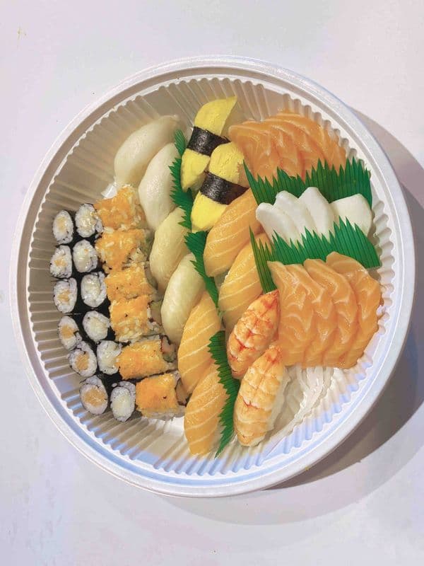 Party Tray A (42 Pieces) 102 Plateau De Féte A (42 Morceaux)