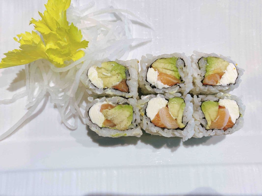 Philadelphia Roll (6 Pieces) R38 Rouleau Philadelphia (6 Morceaux)