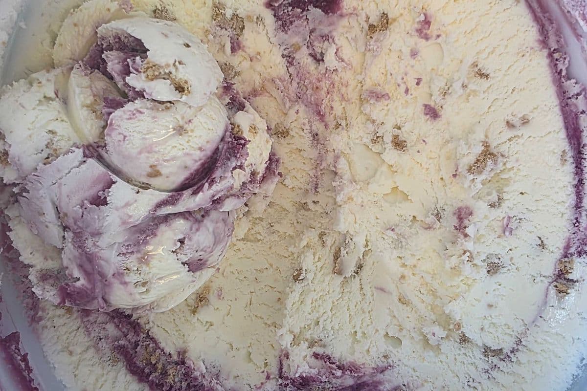 Ice Cream - BLUEBERRY CHEESECAKE