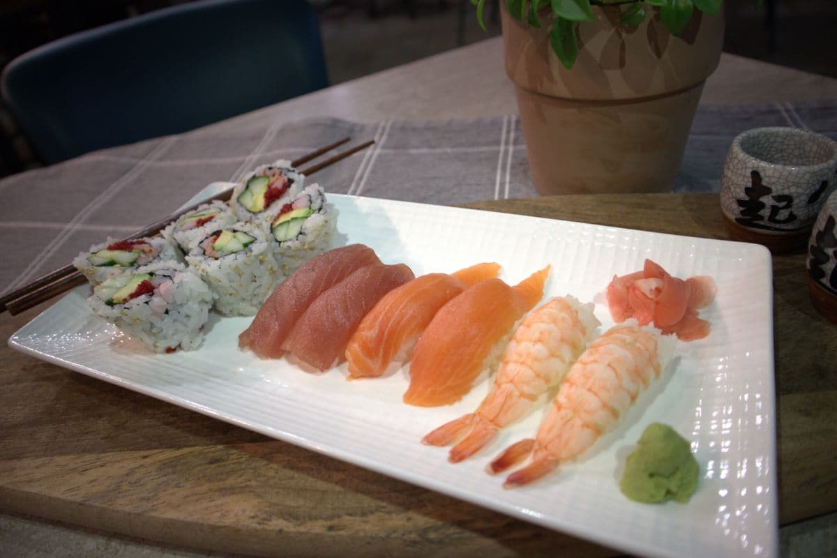 S7. Nigiri Salmon, Tuna, Ebi, California Roll