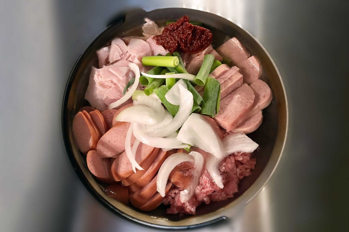 BUDAE JJIGAE(부대찌개)