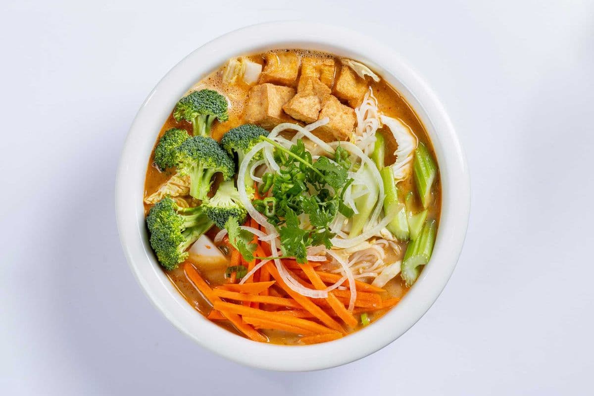 16. Vegetables and Tofu Noodle / (Pho Rau Cai)