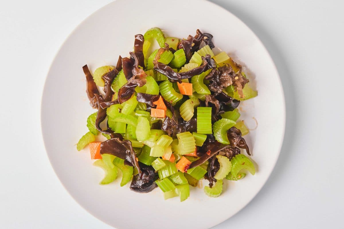 Woodear mushroom / 凉拌木耳