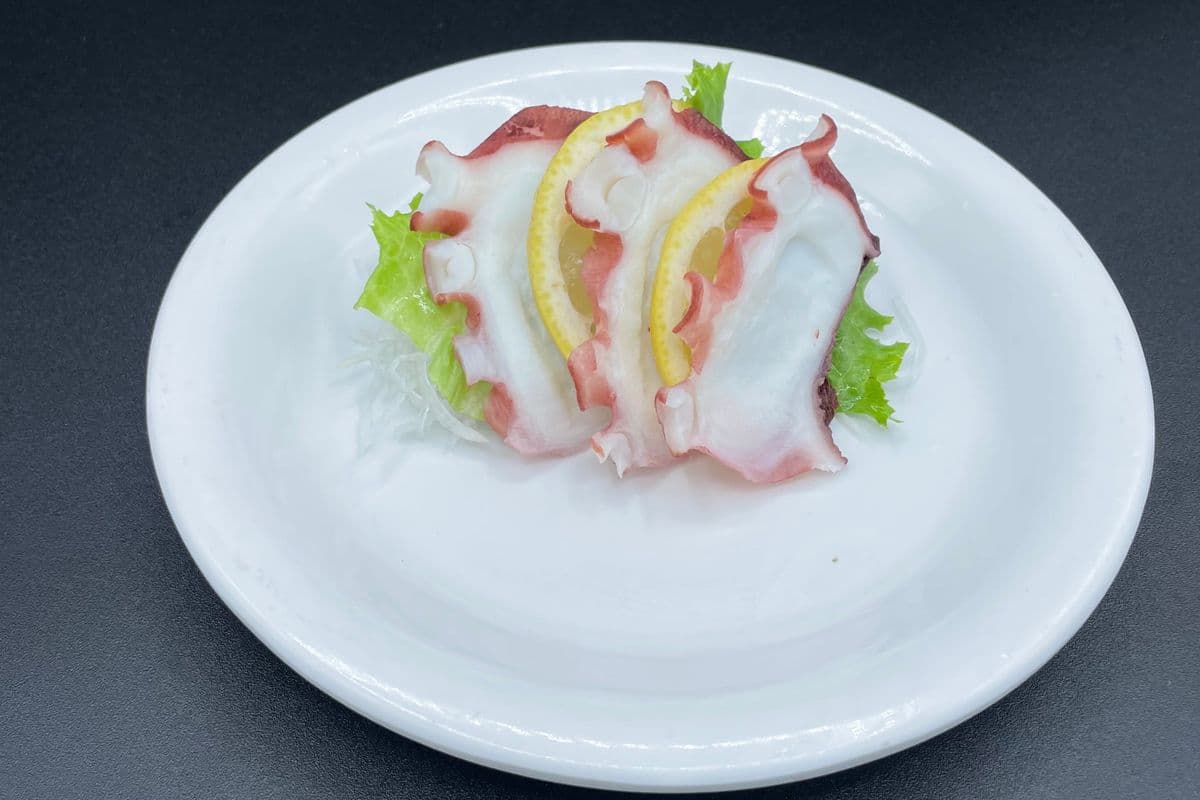 211 Tako (Octopus) Sashimi (3pcs)