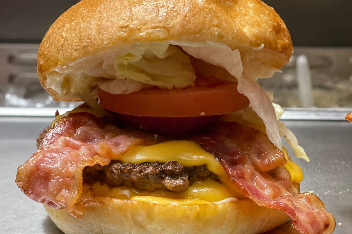 Classic Bacon Cheese Burger