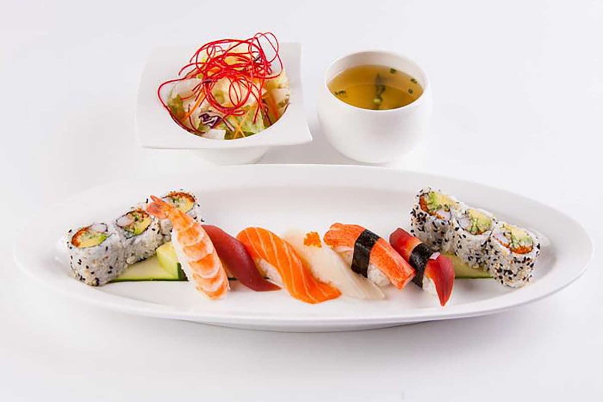 Assorted Sushi (12 pcs)