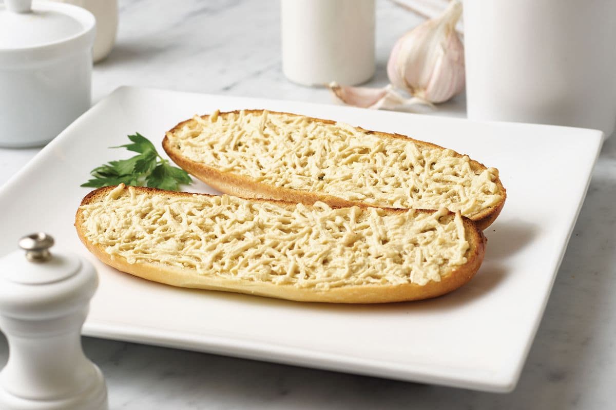 Garlic Bread with Daiya Dairy-Free Mozzarella-Style Shreds