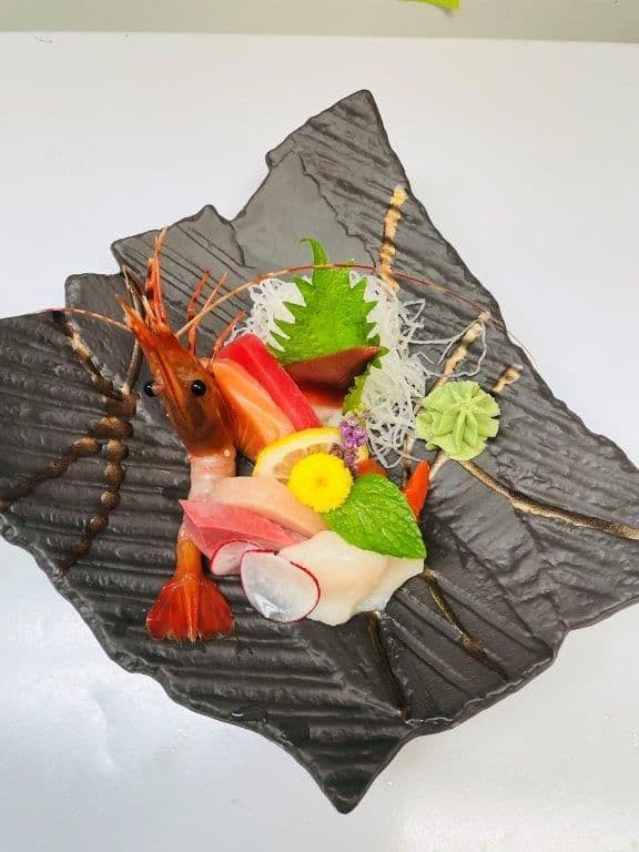 Mini Assorted Sashimi (8 Pcs)