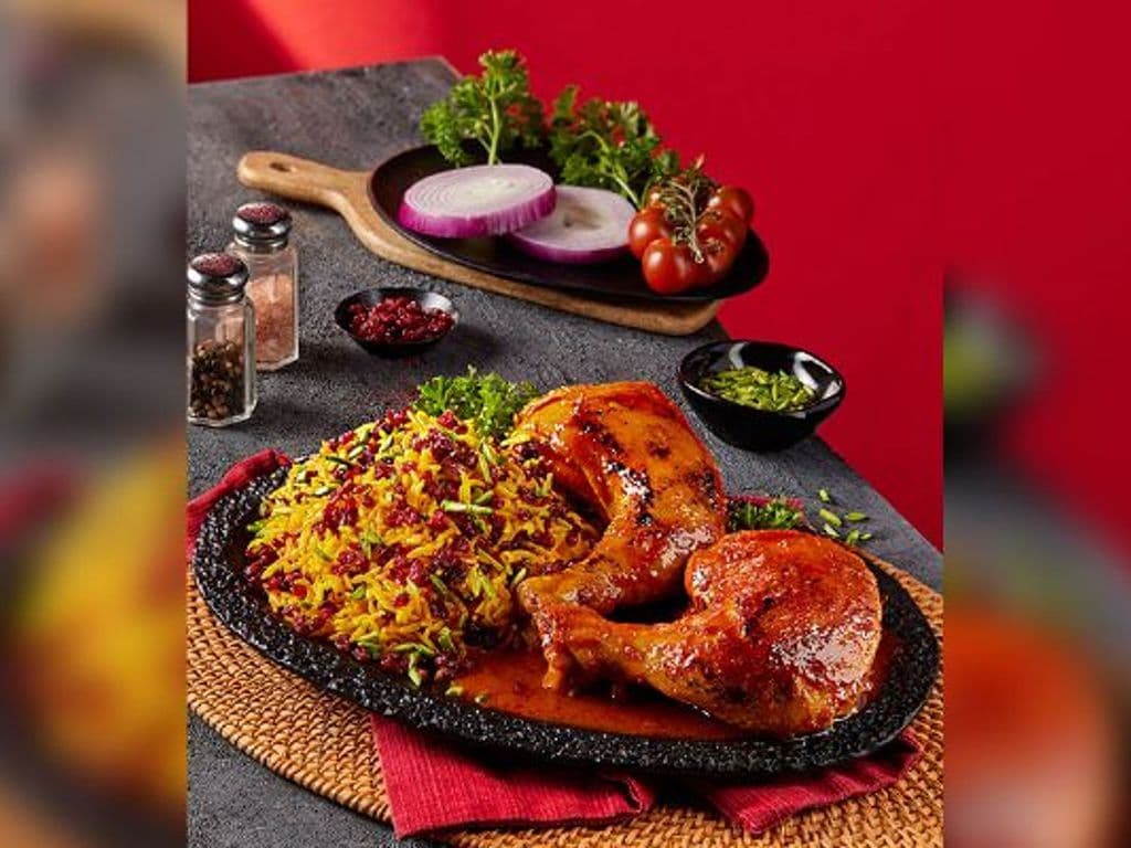 Zereshk Polo & Chicken Legزرشک پلو و ران مرغ