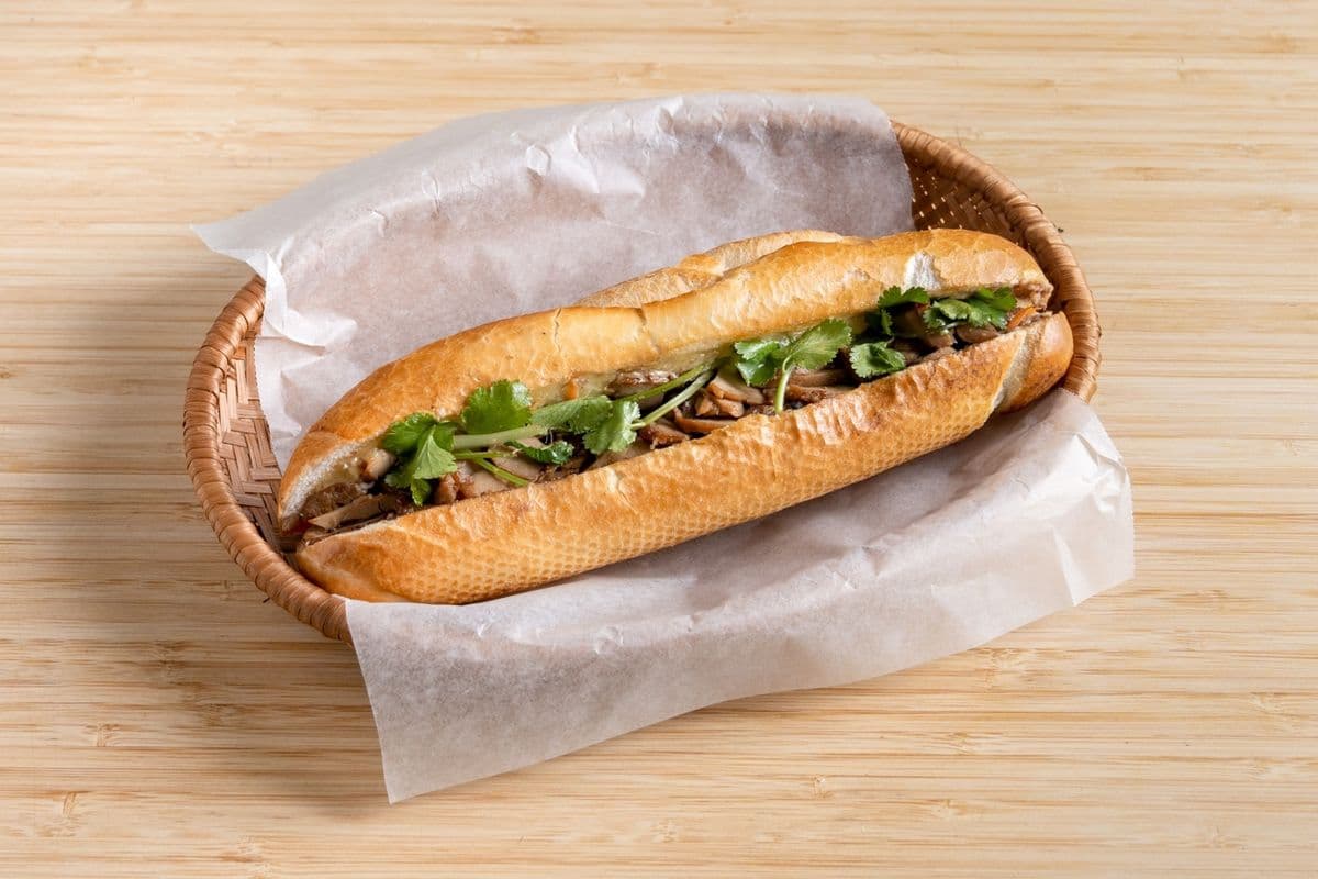 Banh Mi au poulet grillé / Grilled Chicken Banh Mi