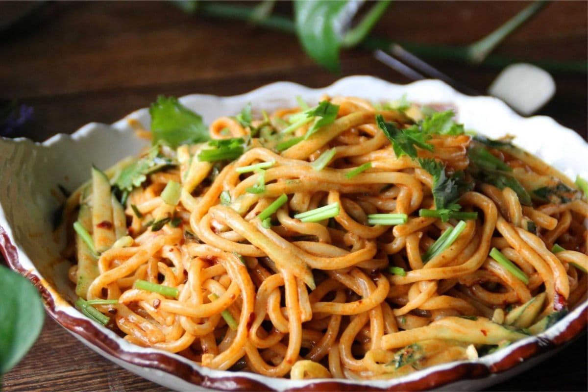 A2 Cold spicy noodles (No Soup) (VEG)(麻辣凉面)