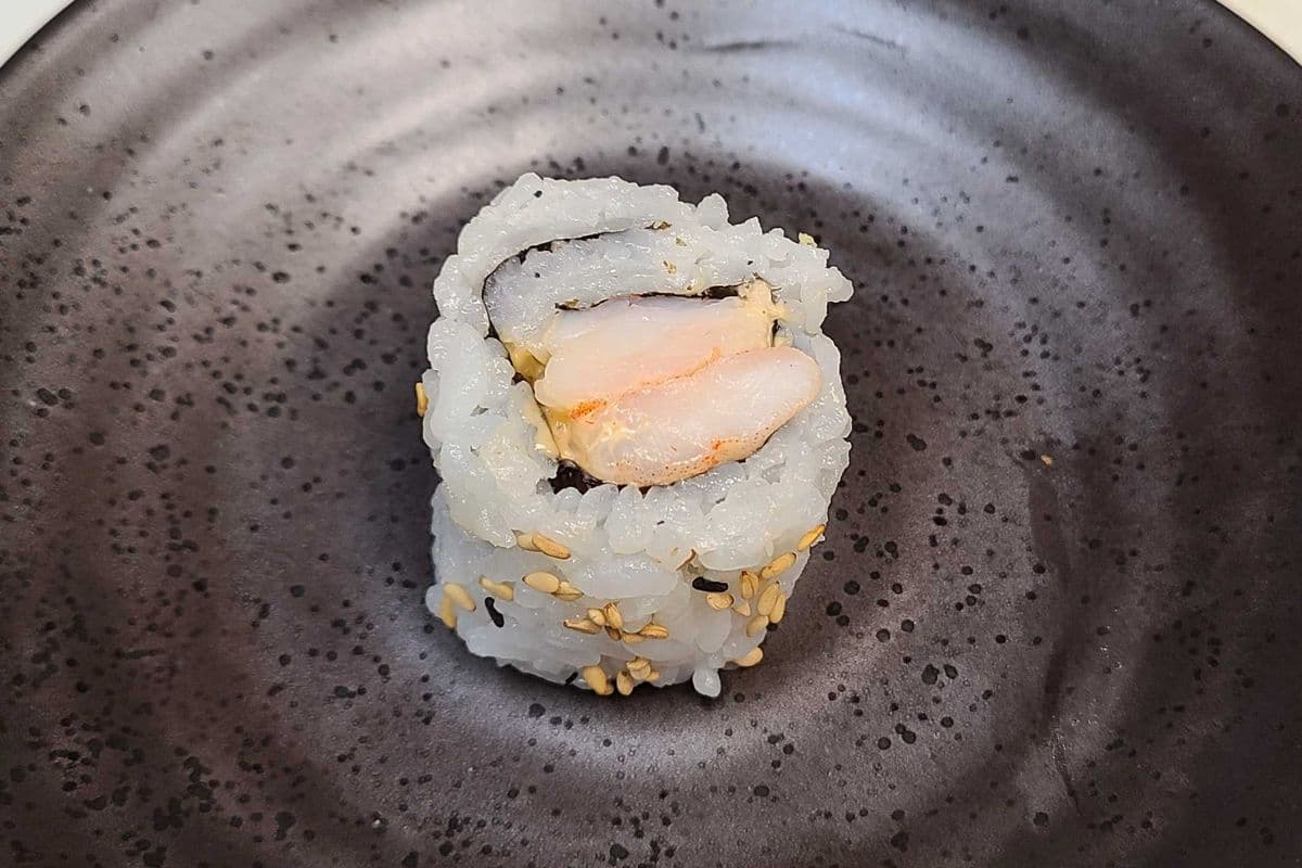 28. Hosomaki aux crevettes épicées (Ebi) / Spicy Shrimp (Ebi) Hosomaki Roll
