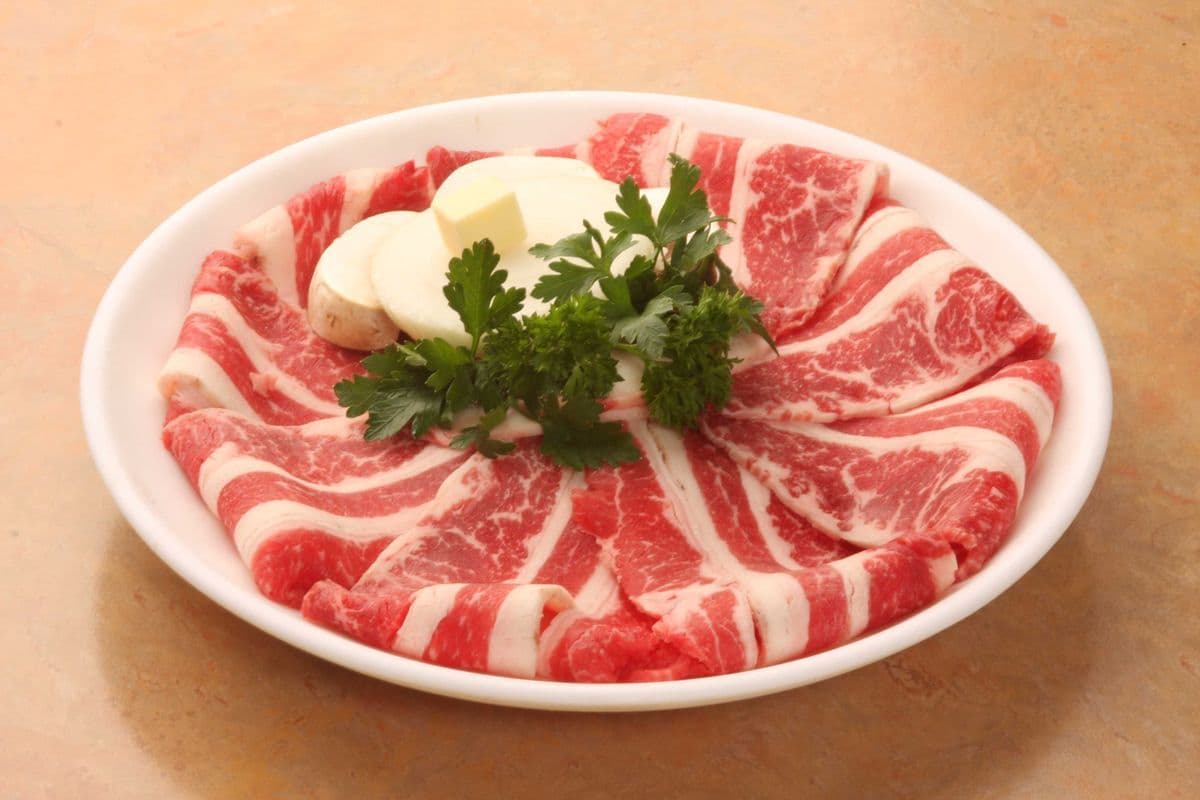 7. Chadolbagi / 차돌박이 生牛肉片烧烤