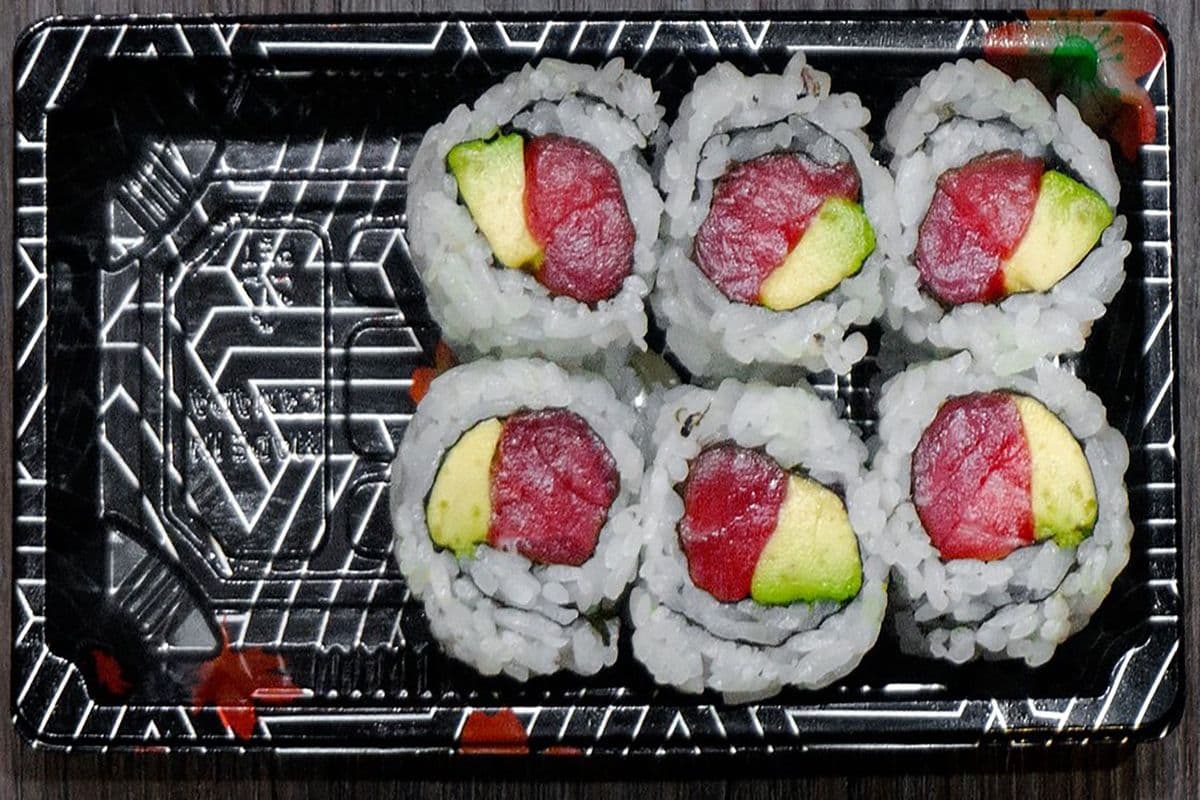 CR11. Tuna and Avocado roll
