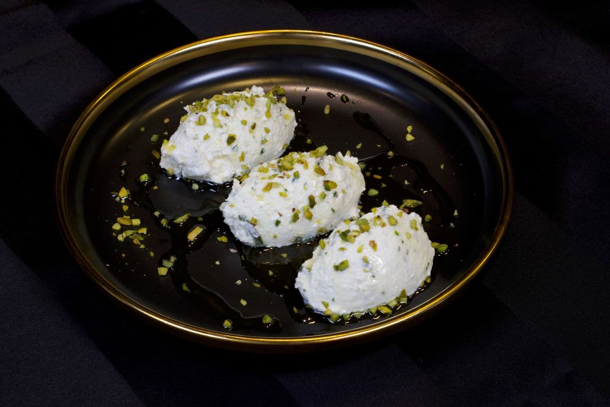 Feta Pistachio Dip / Girit Ezme
