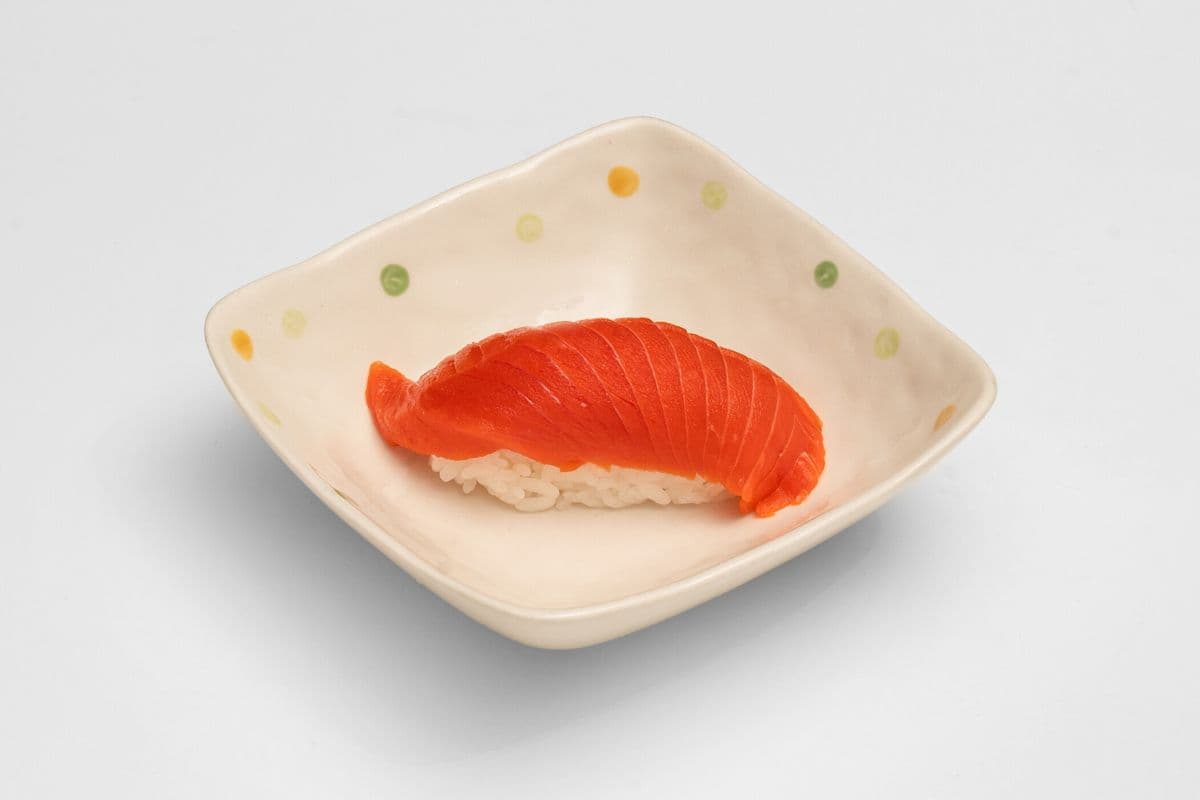 98. Sockeye Salmon Sushi (1 pc)