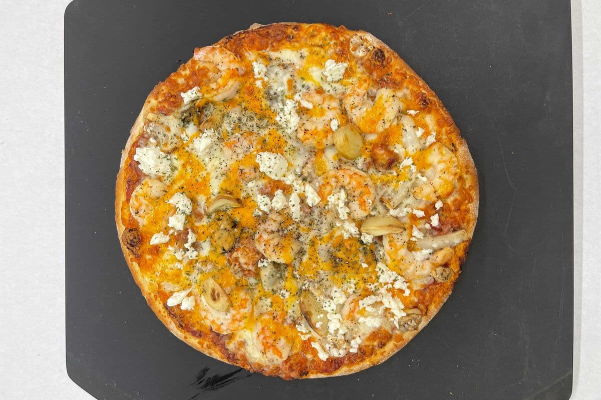 18" Mega Dijo's Marine Pizza