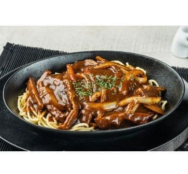 Chow Mein with Shredded Beef and Black Pepper Sauce / 黑椒牛肉炒麵