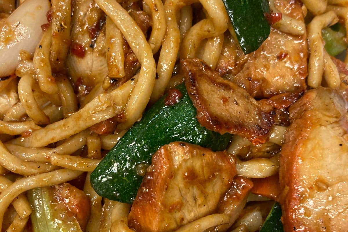 51. Szechuan Style Fried Noodle with Chicken, BBQ Pork, or Beef