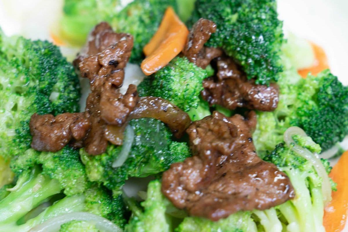 Beef and Broccoli (Party Tray Size)