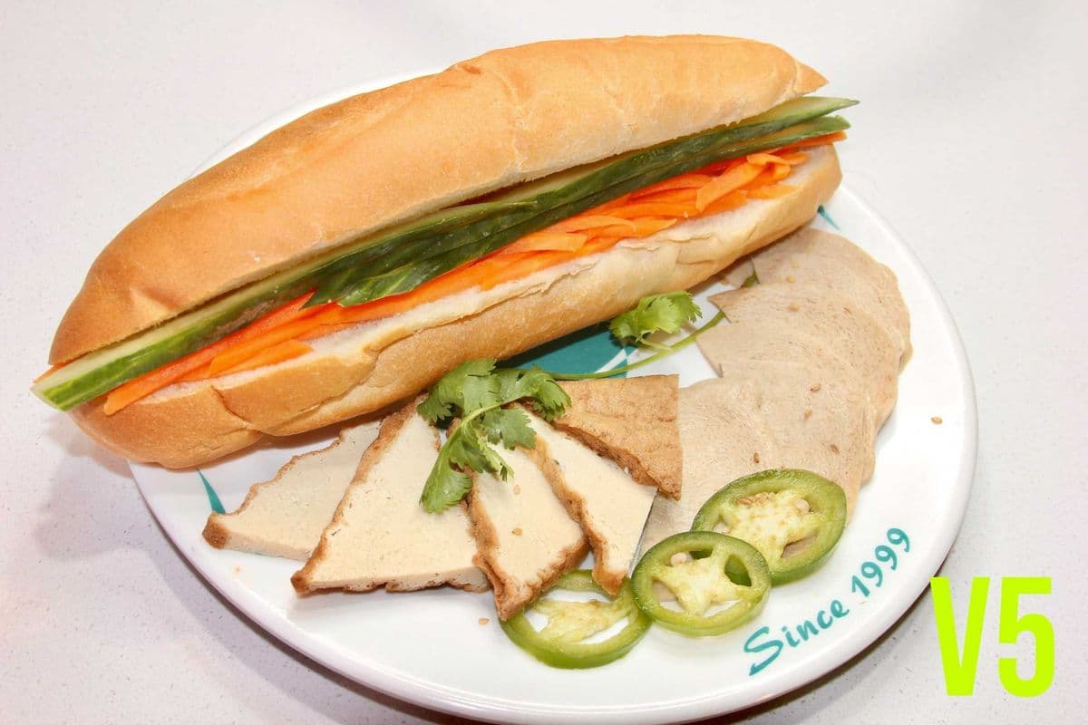 V7. Vegetarian Bánh Mì