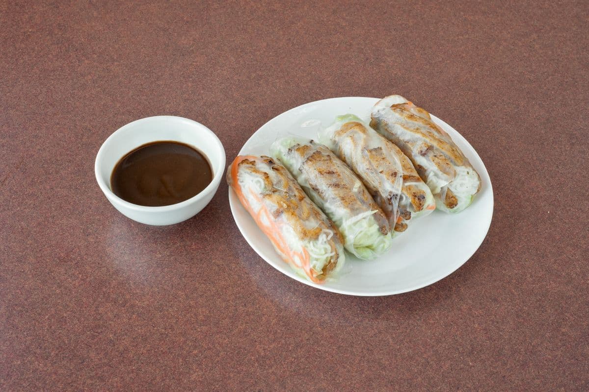 7. Salad Roll (4 pcs) with Grilled Pork