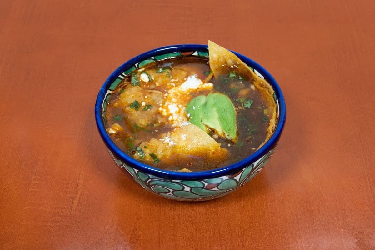 Sopa de Pollo y Tortilla
