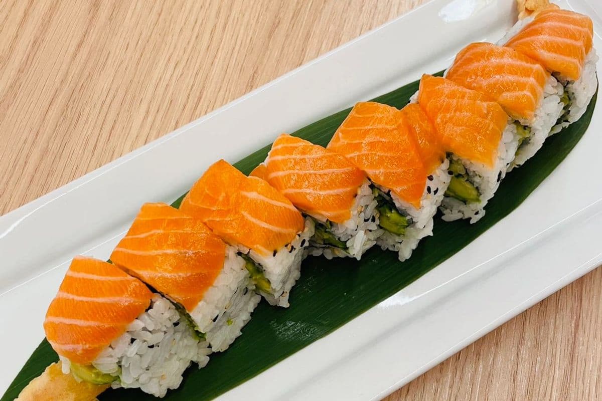 Golden Dragon Roll (8 pcs)