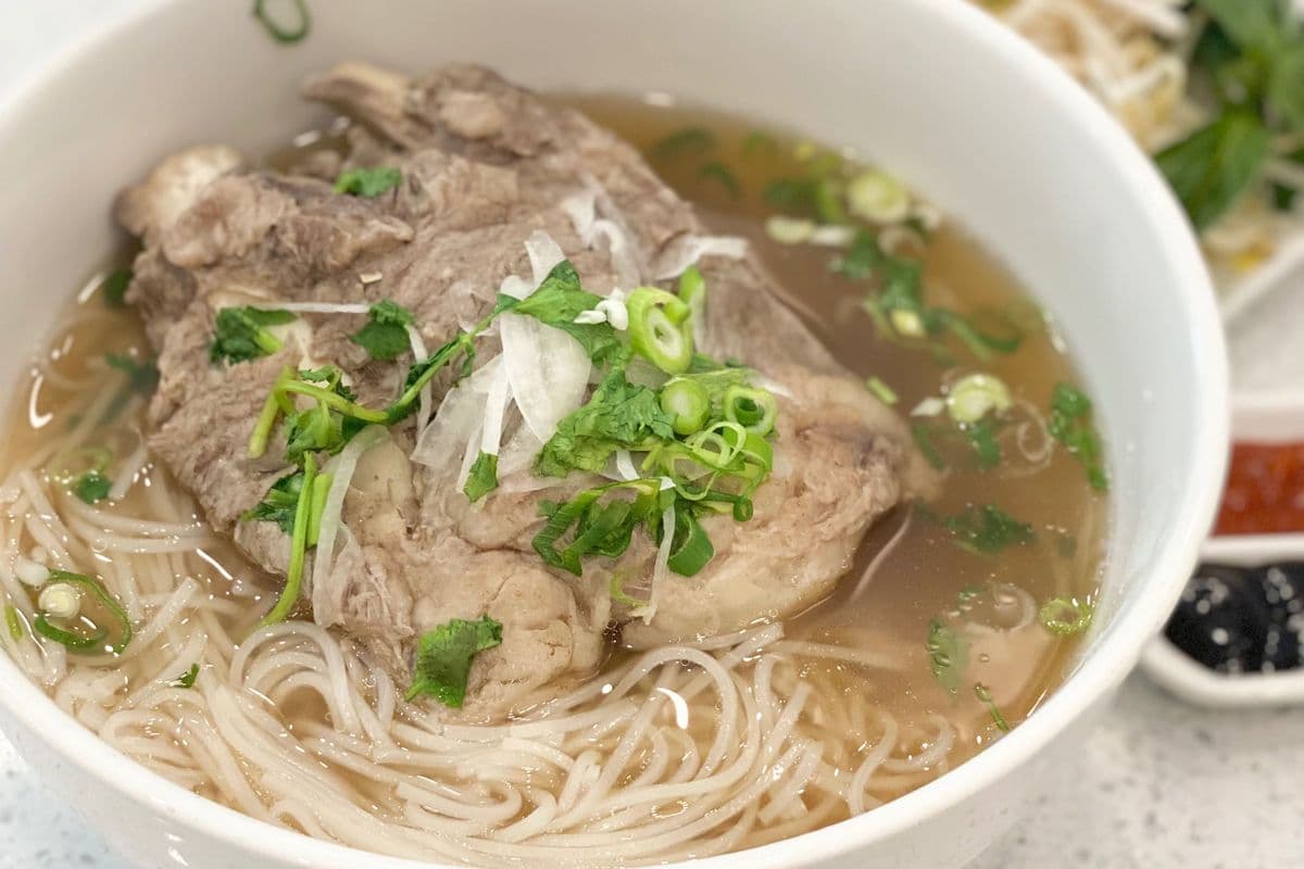 P2. Slow-Simmered and Fall-Off-the-Bone Beef Ribs Noodle Soup (Pho Suon Bo) - ONLY ONE SIZE -